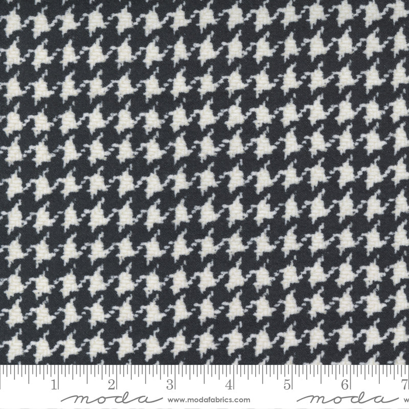 49143-15F  Yuletide Gatherings Flannel